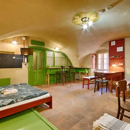 Guest house Mestansky Dum - Kulturni Pamatka Mlynska 119